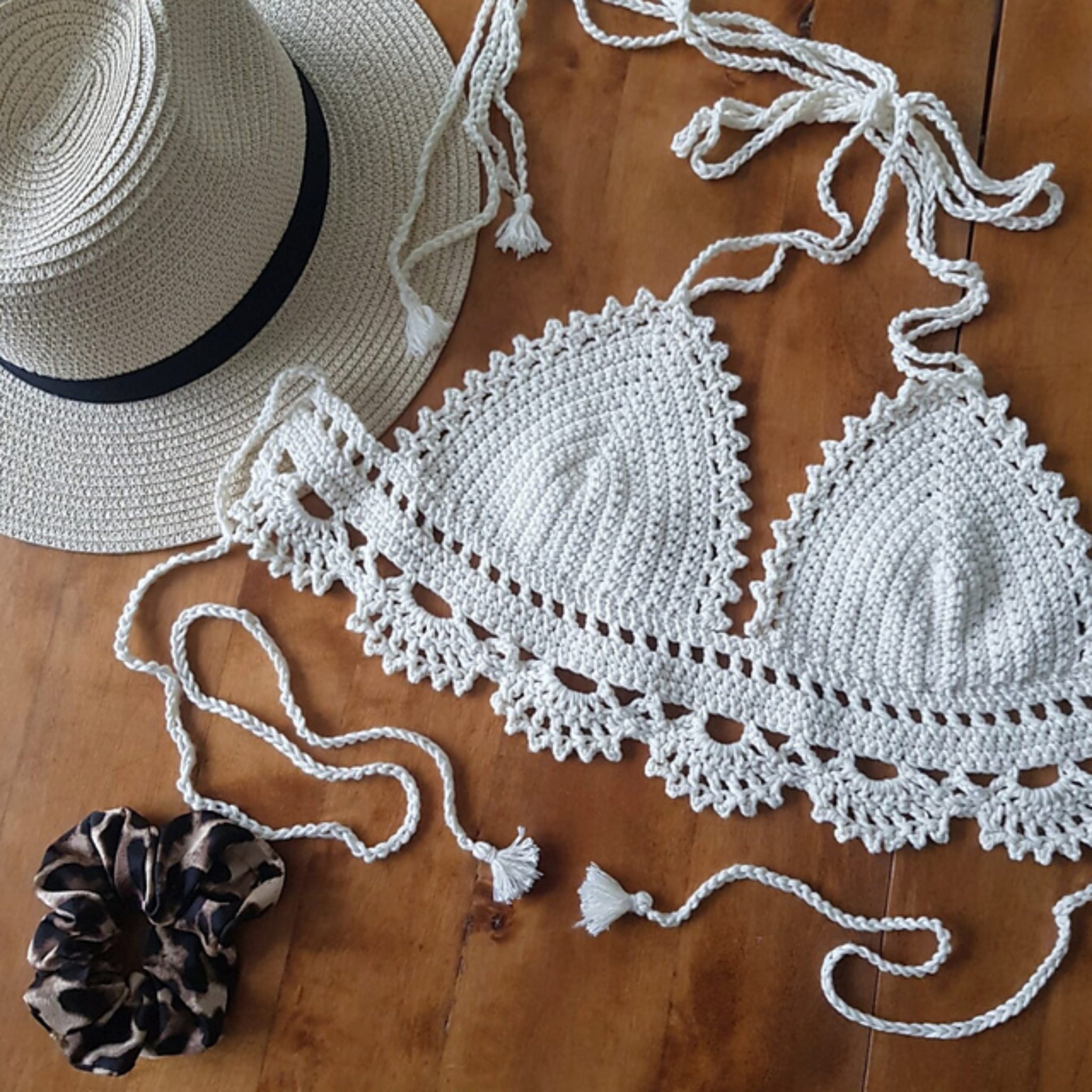 Women's Solid White Round Neck Crochet Crop Top